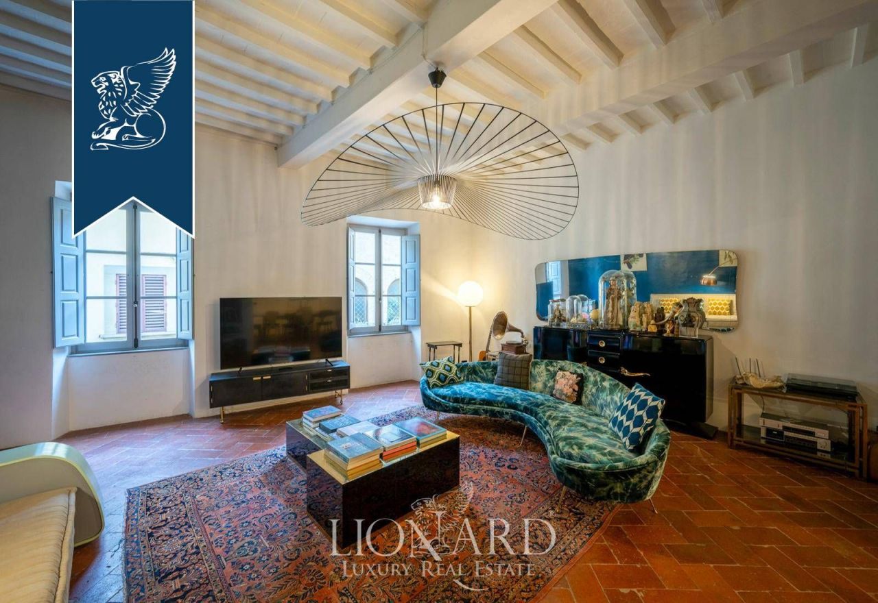 Дом в Ареццо, Италия, 380 м² - фото 2