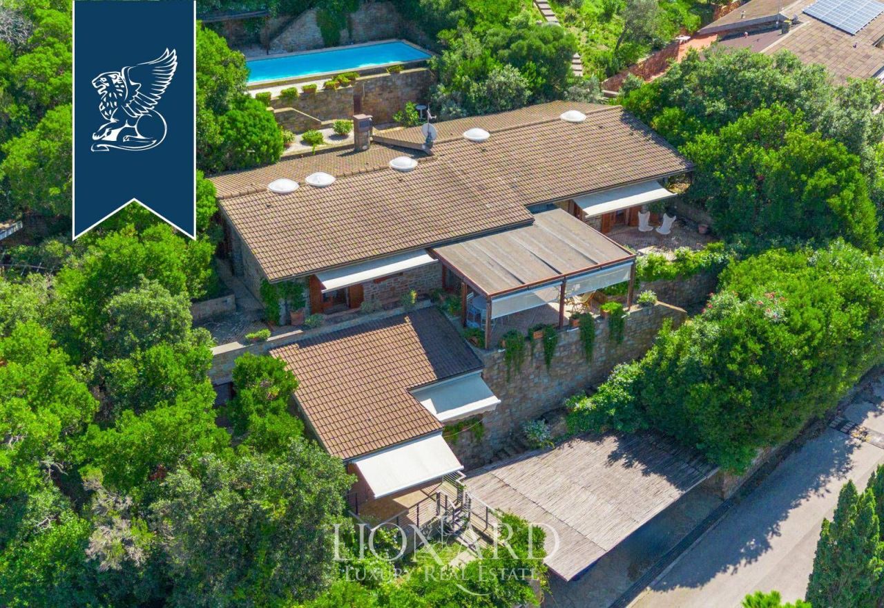 Вилла в Кастильоне-делла-Пеская, Италия, 391 м² - фото 2