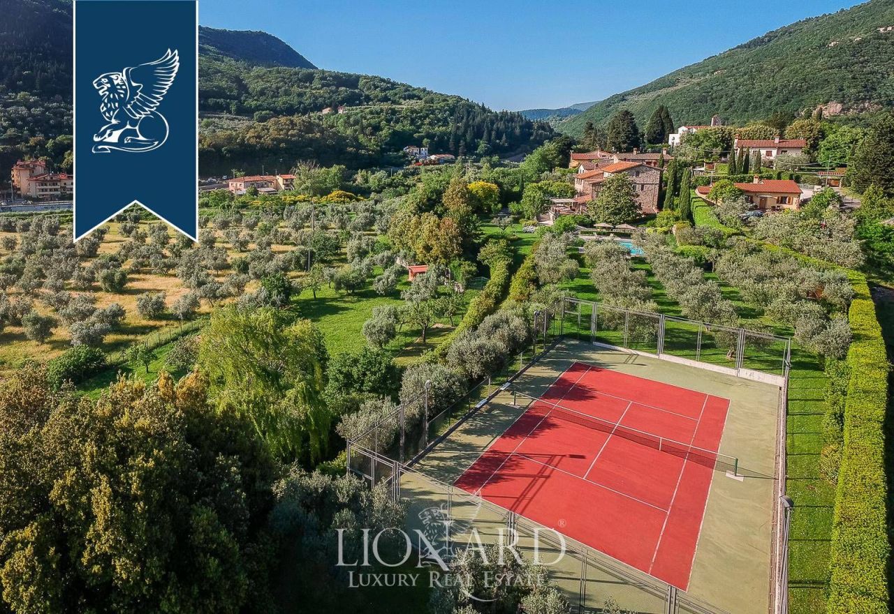 Вилла в Прато, Италия, 600 м² - фото 4