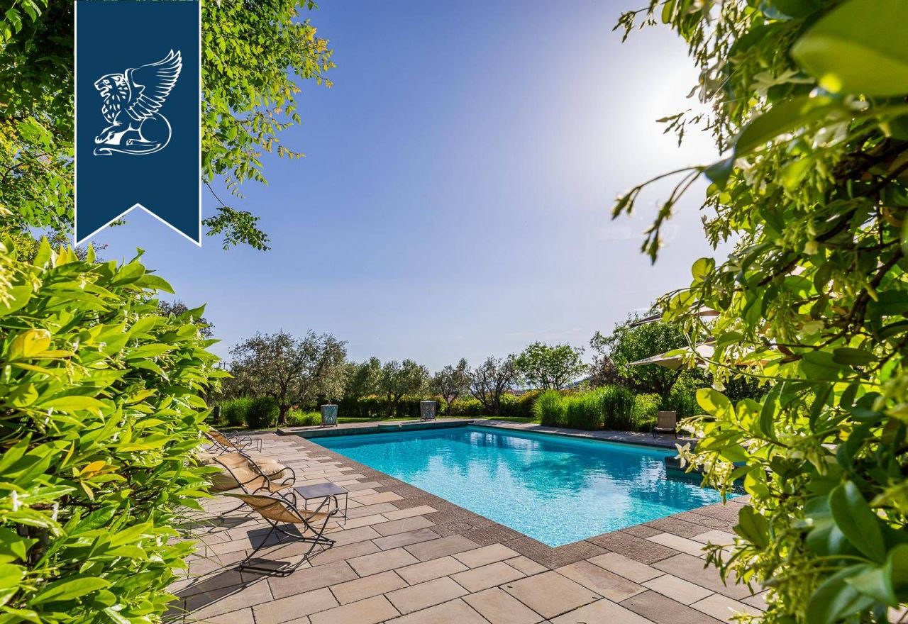 Вилла в Прато, Италия, 600 м² - фото 8