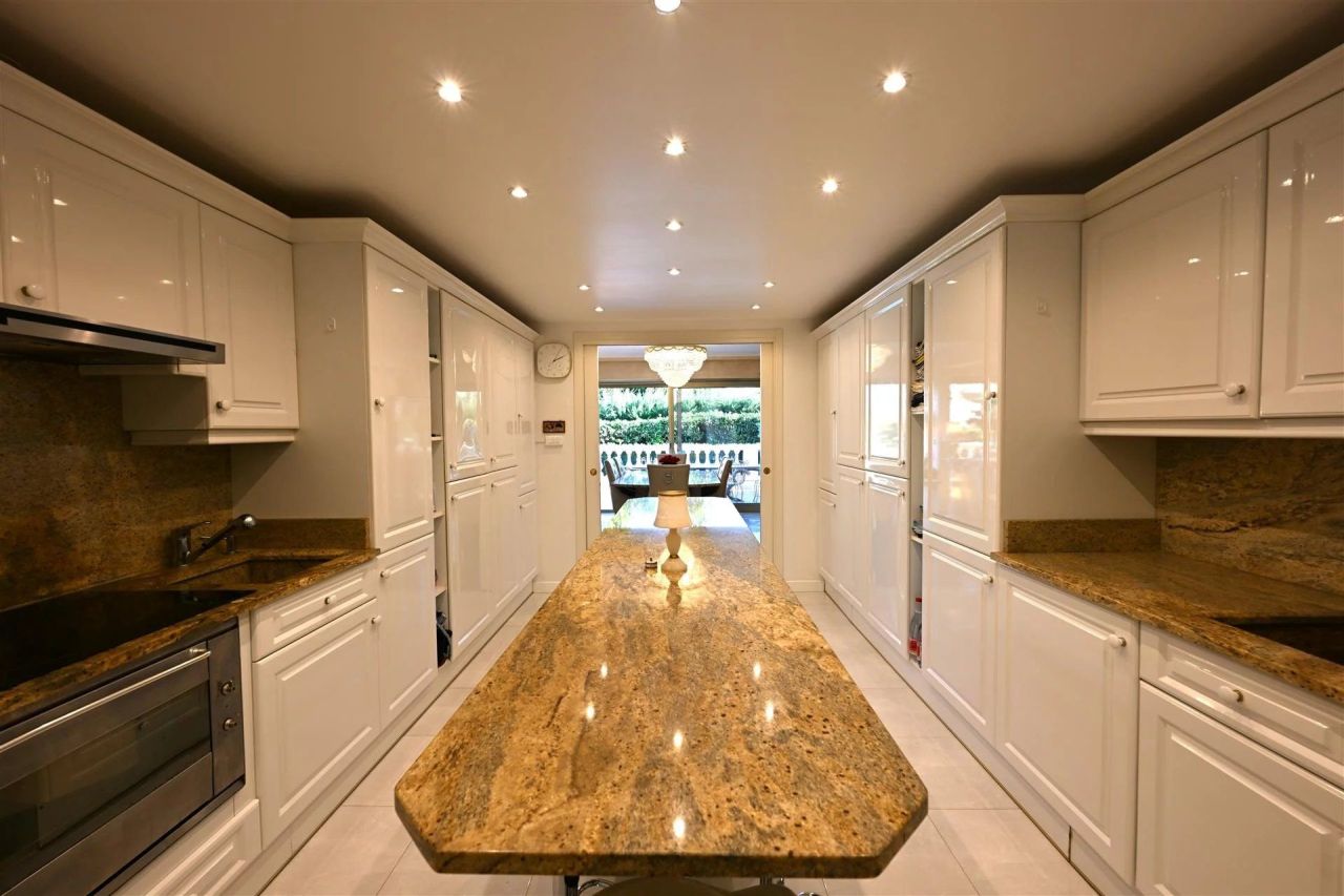 Квартира в Больё-сюр-Мер, Франция, 160 м² - фото 8