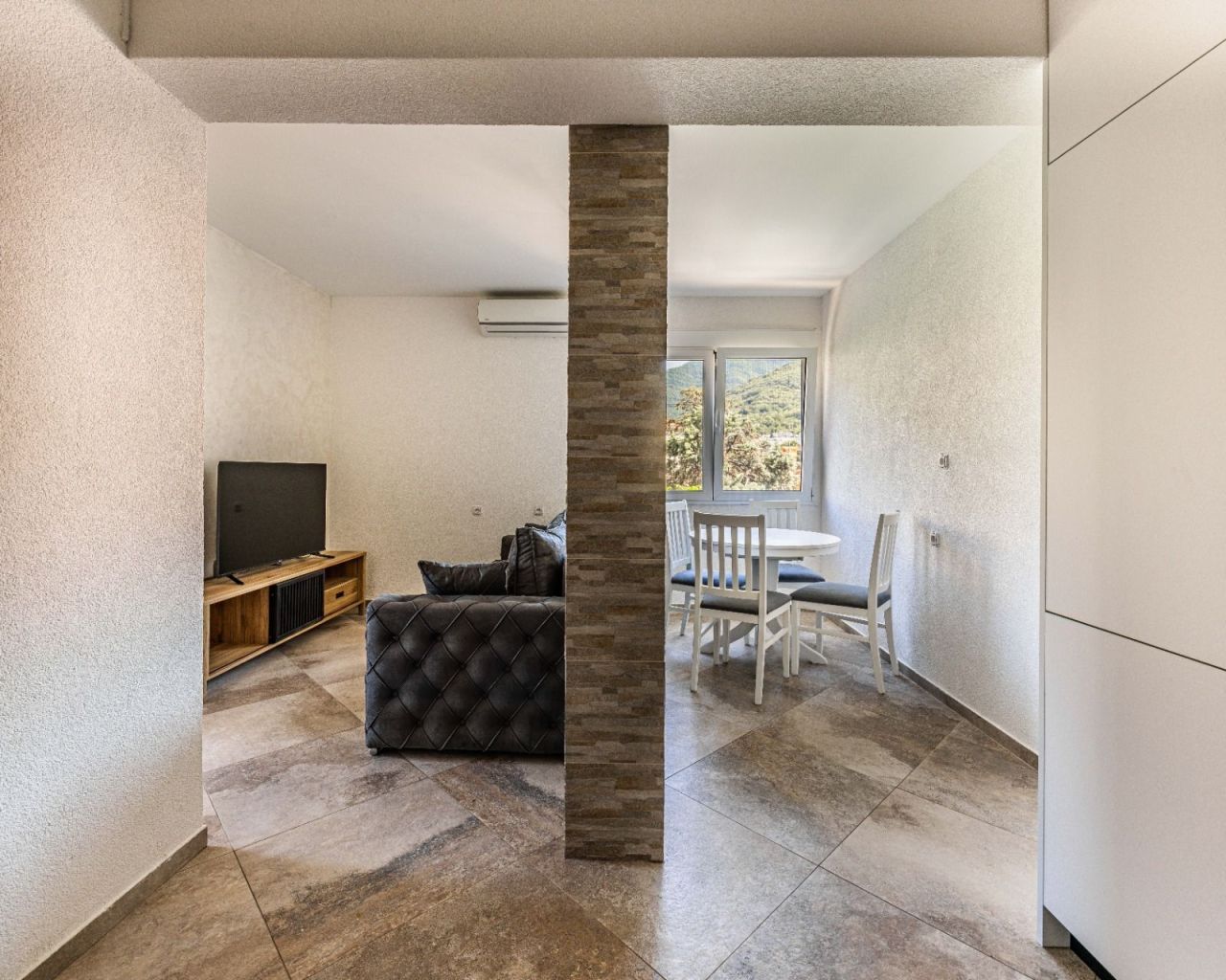 Квартира в Тивате, Черногория, 52 м² - фото 15