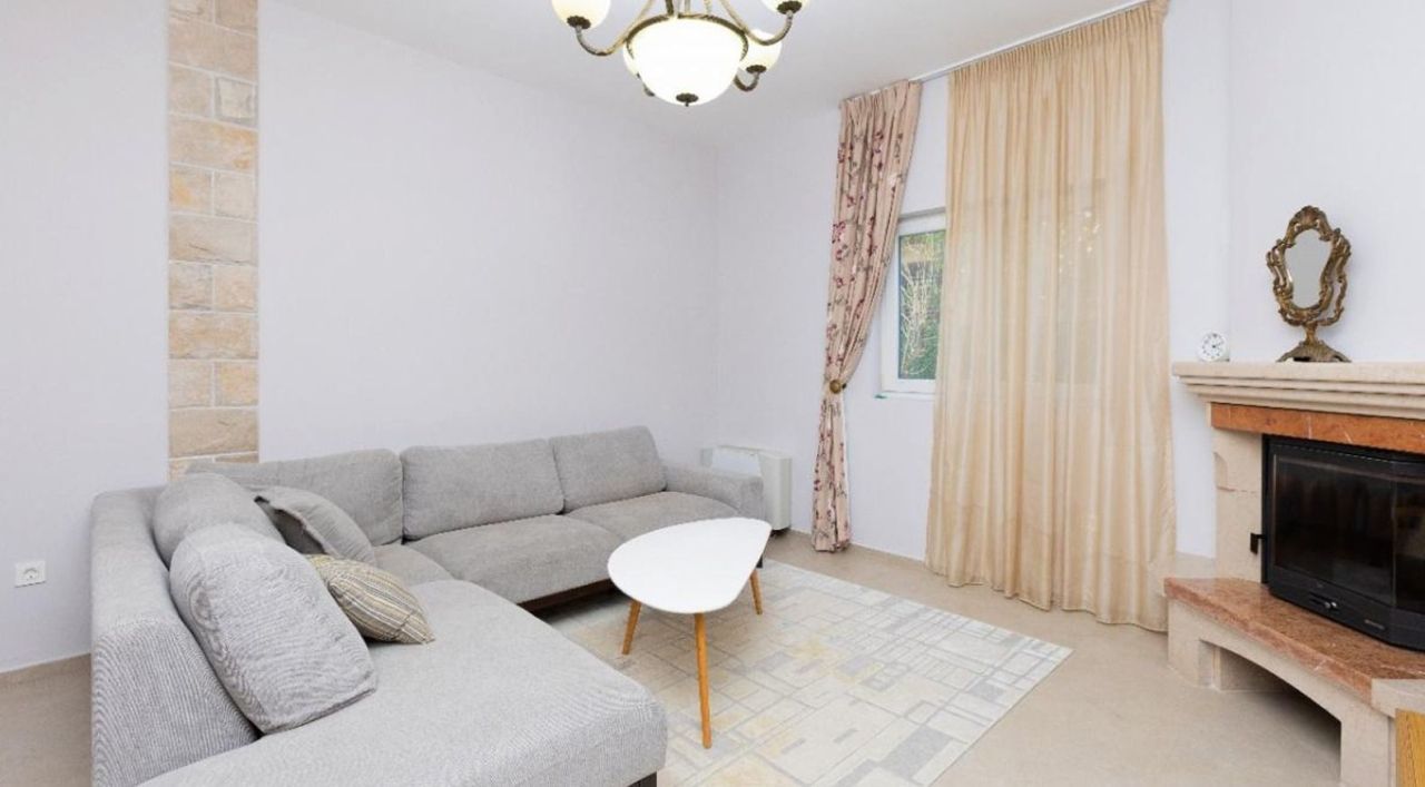 Дом в Тивате, Черногория, 179 м² - фото 3