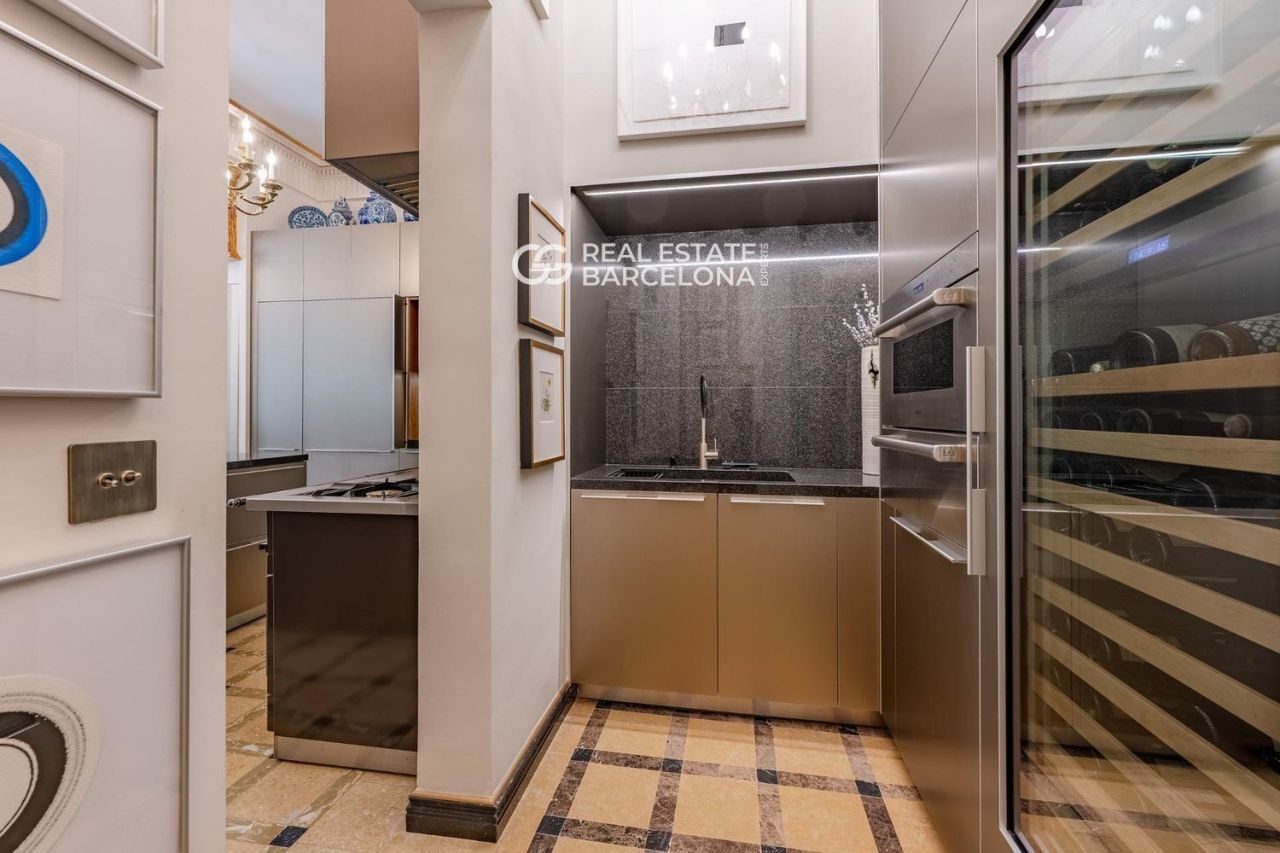 Квартира в Барселоне, Испания, 250 м² - фото 10