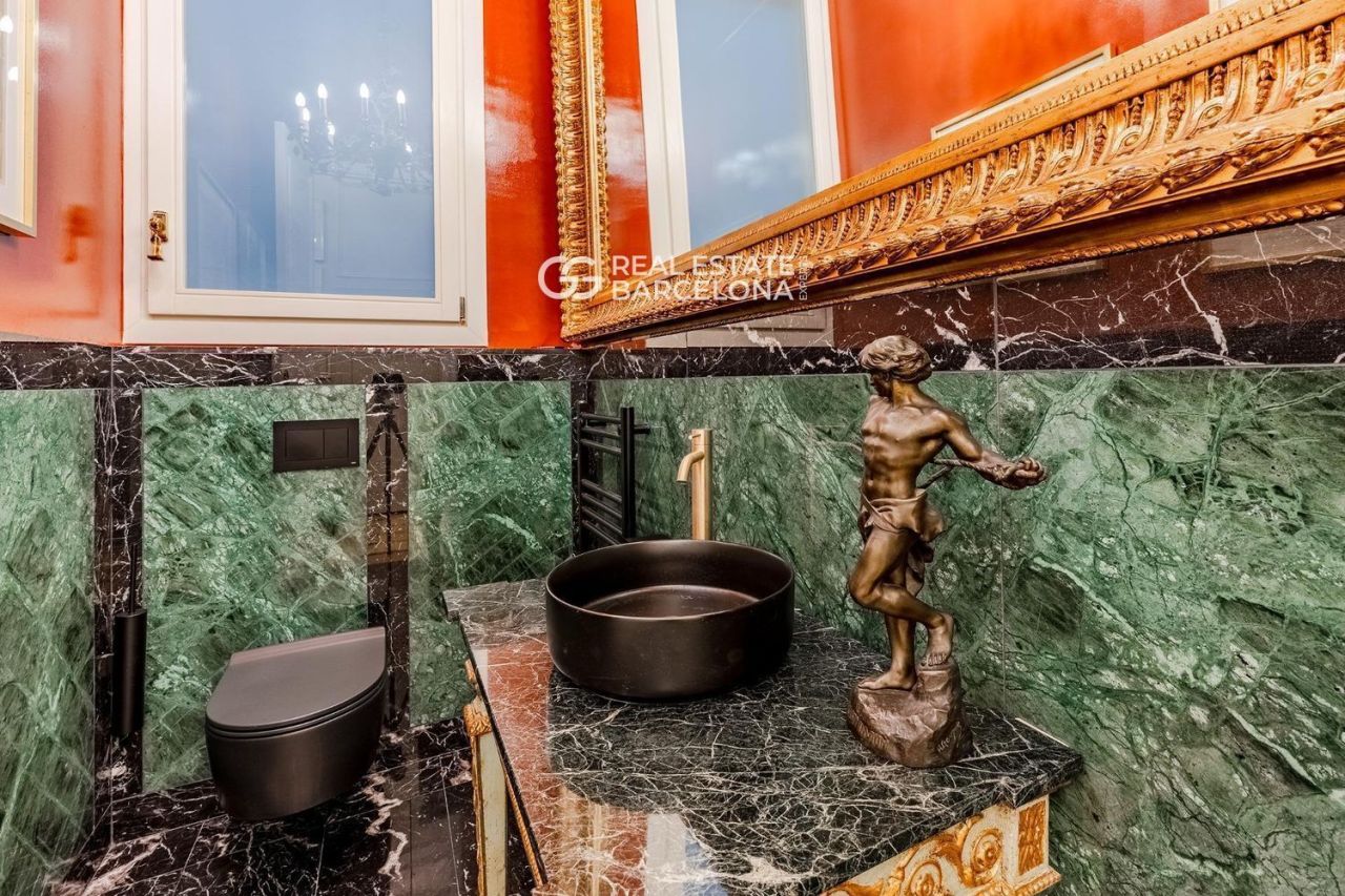 Квартира в Барселоне, Испания, 250 м² - фото 17