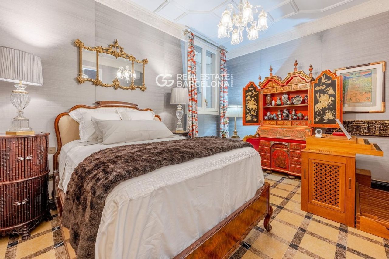 Квартира в Барселоне, Испания, 250 м² - фото 18