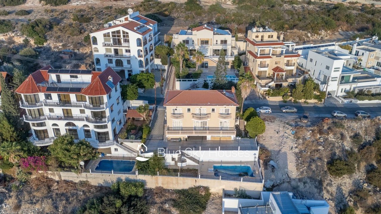 Вилла в Лимасоле, Кипр, 225 м² - фото 1