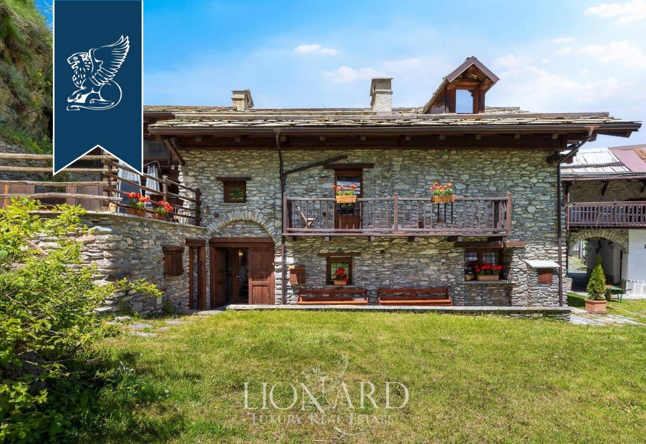 Вилла в Турине, Италия, 450 м² - фото 1