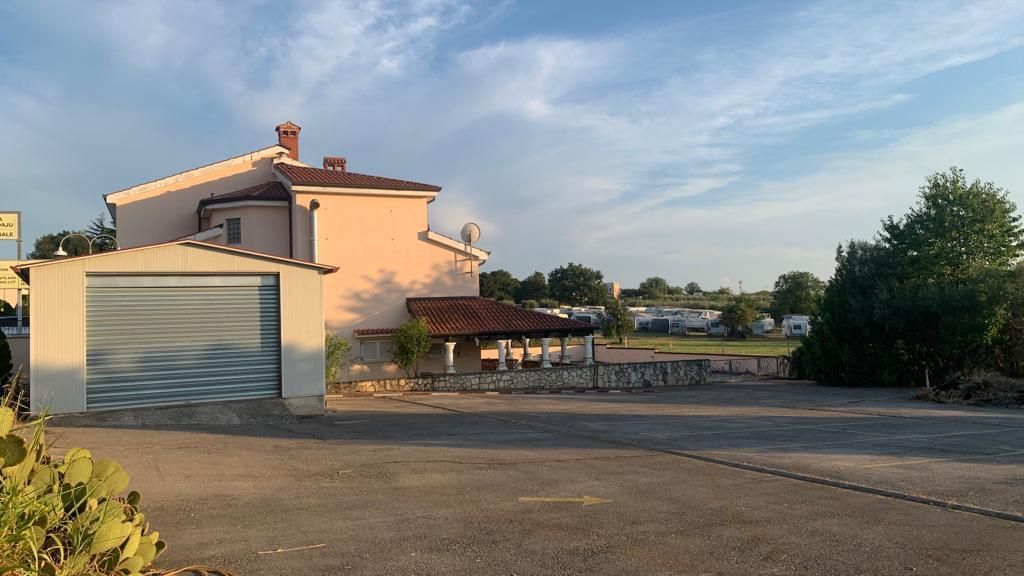 Отель, гостиница Tar-Vabriga, Хорватия, 500 м² - фото 3