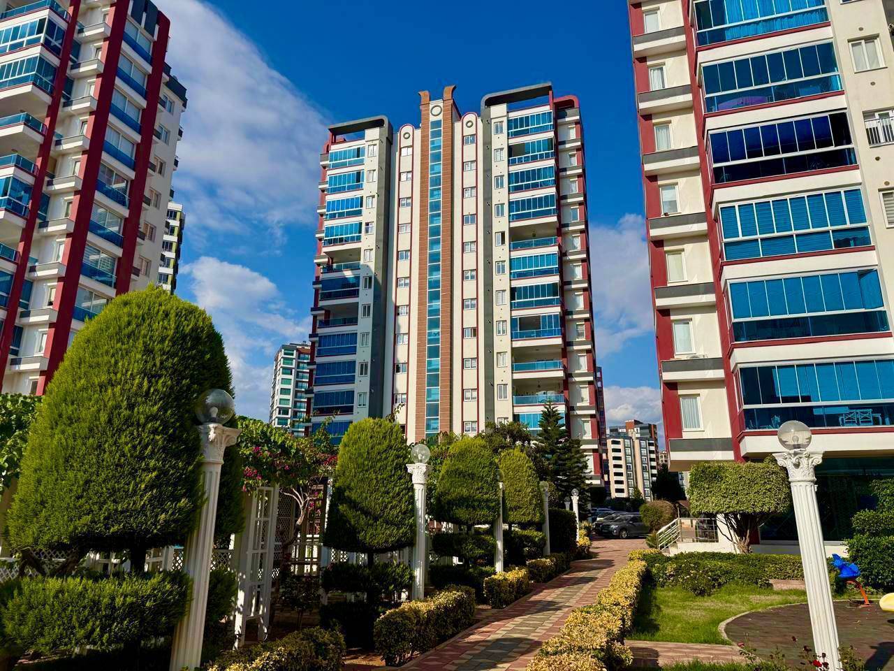 Квартира в Мерсине, Турция, 200 м² - фото 1