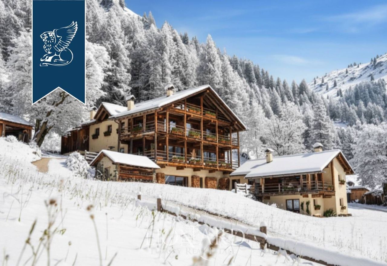 Вилла в Беллуно, Италия, 900 м² - фото 1