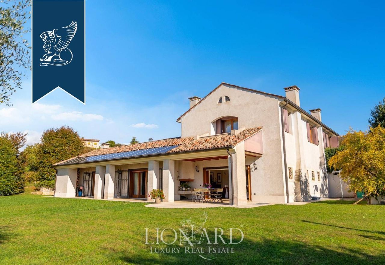 Вилла в Конельяно, Италия, 600 м² - фото 4