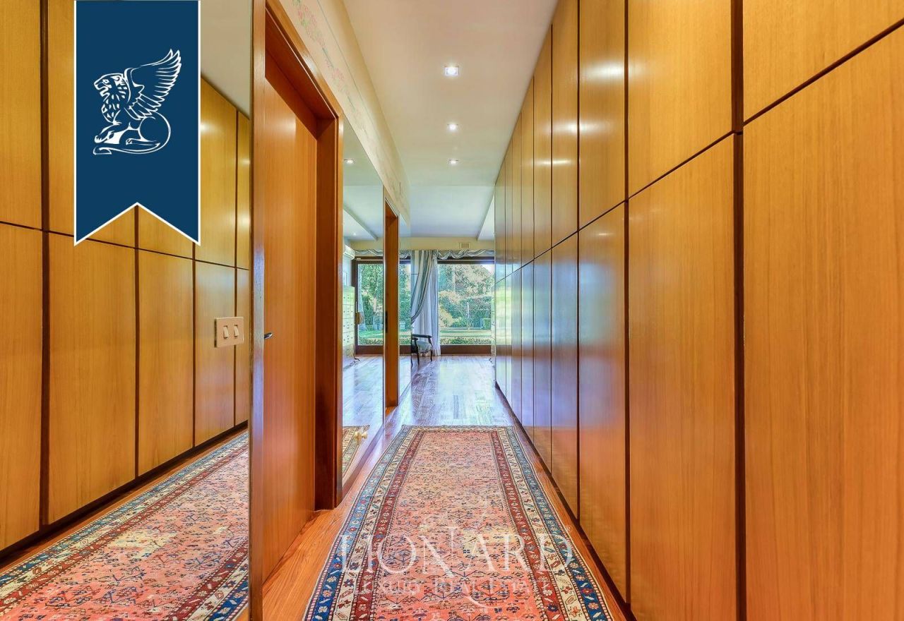 Вилла в Риме, Италия, 650 м² - фото 11