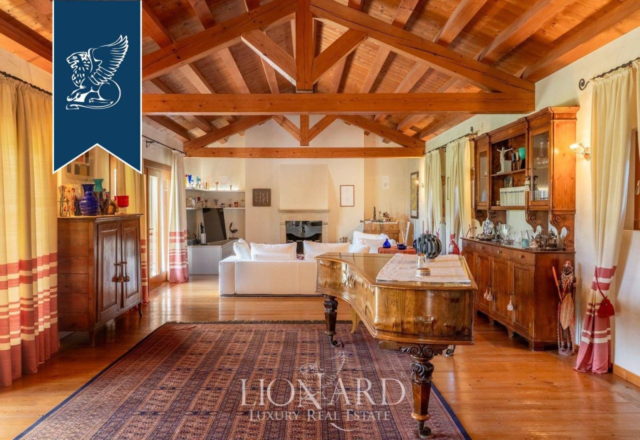 Вилла в Конельяно, Италия, 600 м² - фото 13