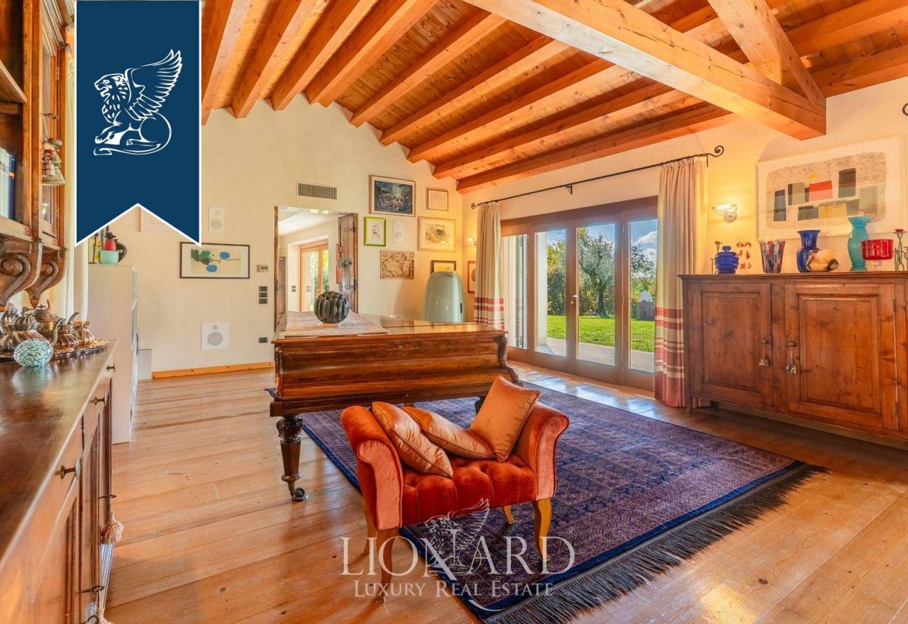 Вилла в Конельяно, Италия, 600 м² - фото 15