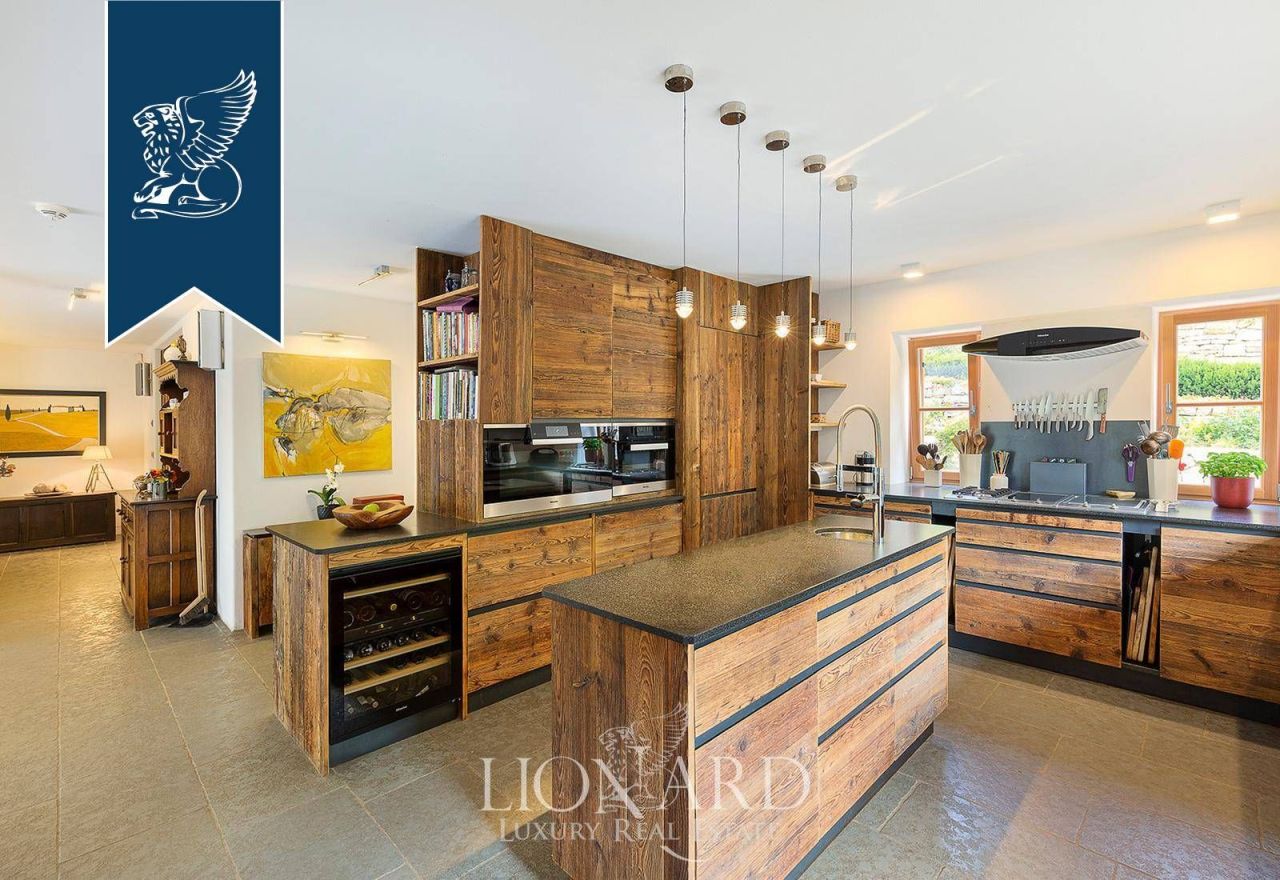 Вилла в Больцано, Италия, 950 м² - фото 16