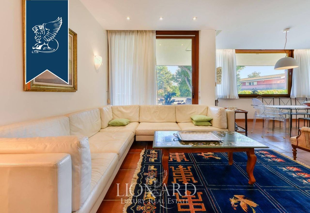 Вилла в Риме, Италия, 650 м² - фото 17