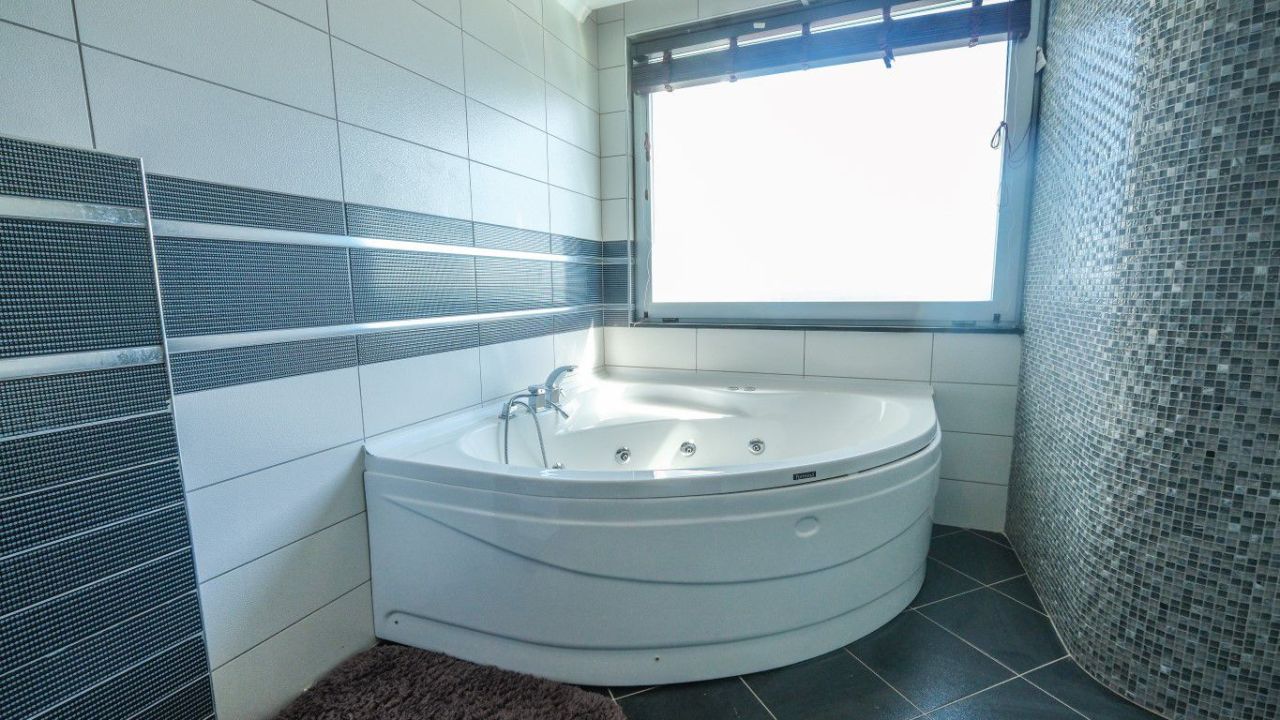 Вилла в Алании, Турция, 366 м² - фото 15