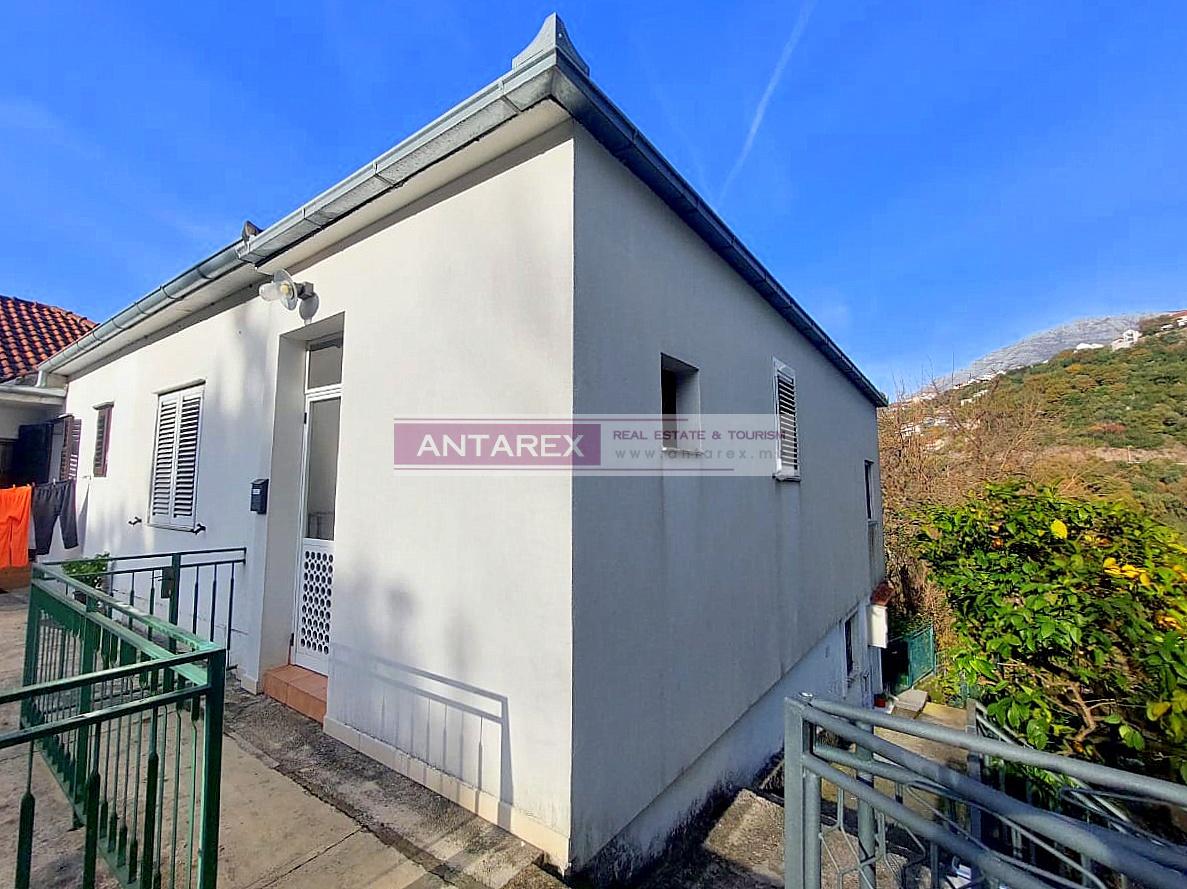 Апартаменты в Херцег-Нови, Черногория, 91 м² - фото 13