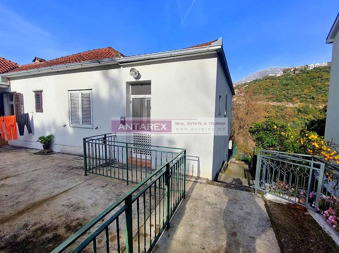 Апартаменты в Херцег-Нови, Черногория, 91 м² - фото 14