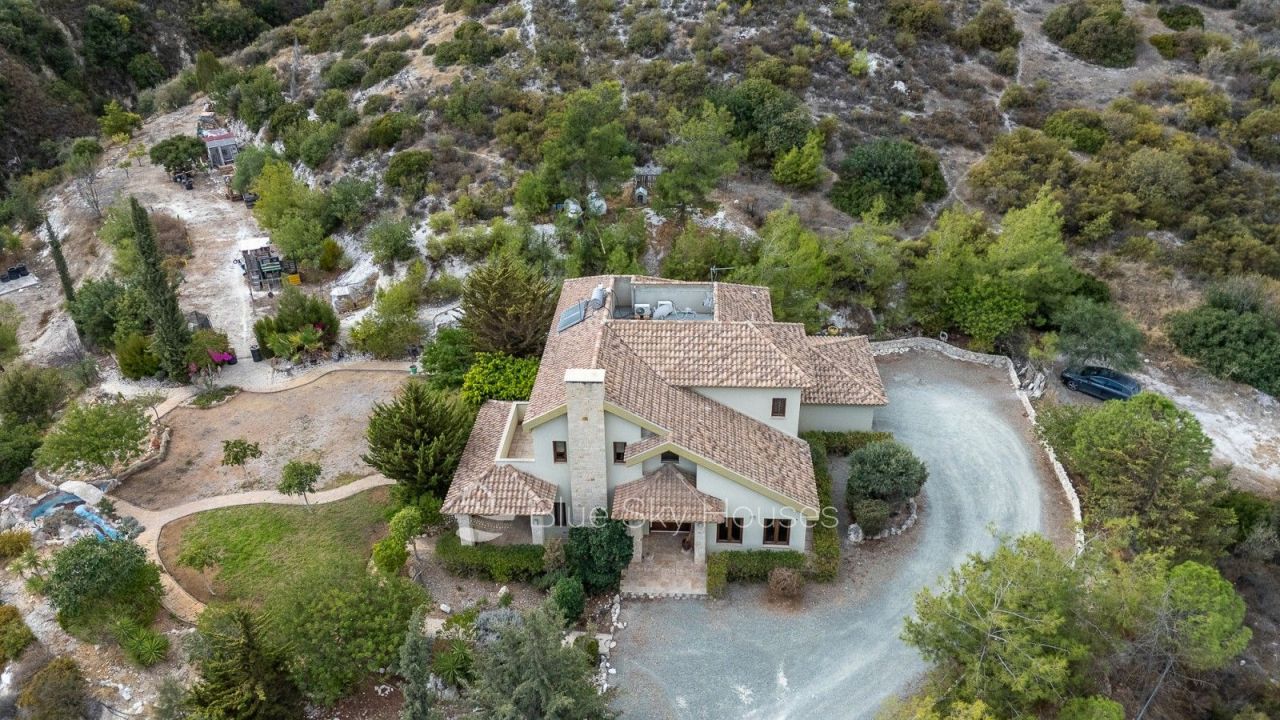 Вилла в Лимасоле, Кипр, 327 м² - фото 1