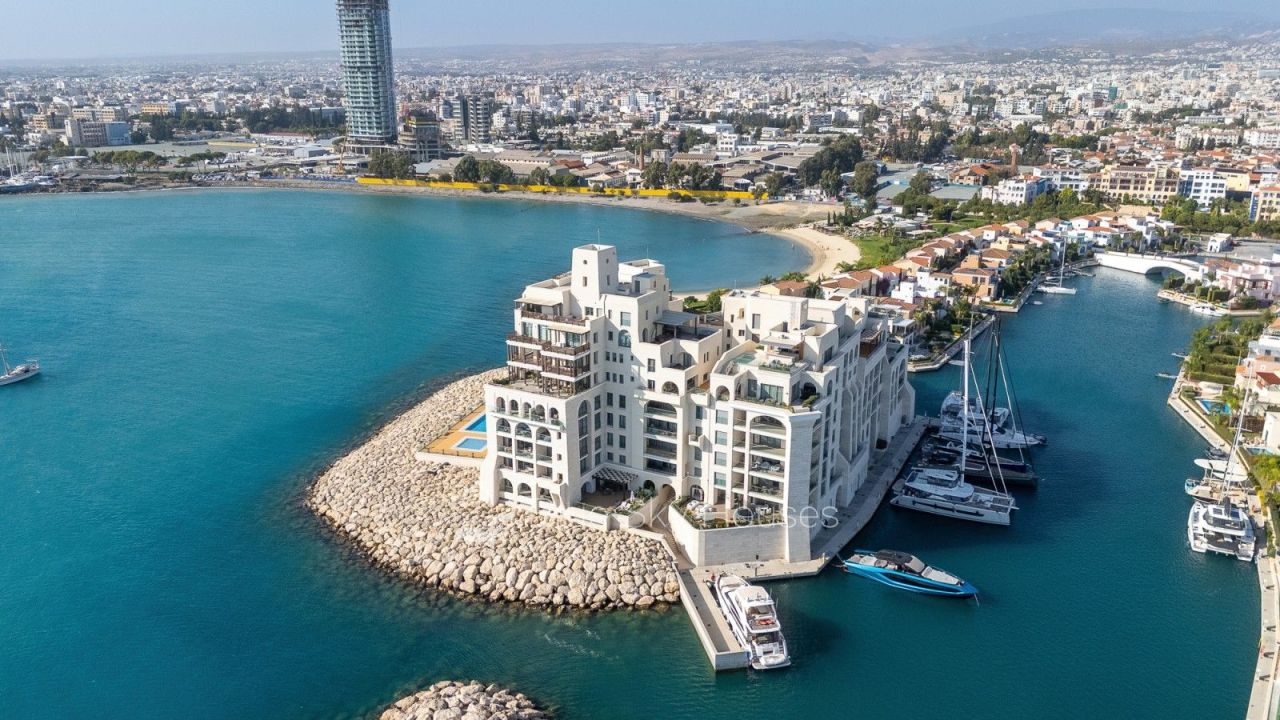 Апартаменты в Лимасоле, Кипр, 248 м² - фото 1