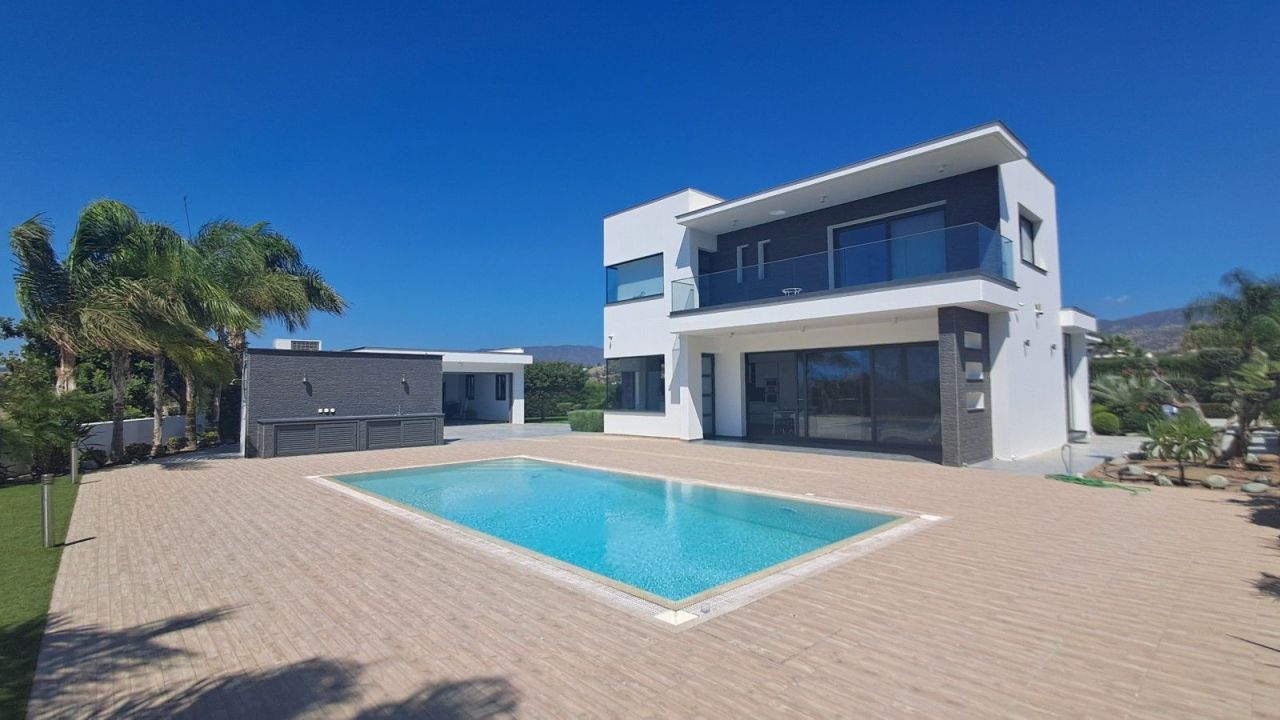 Вилла в Лимасоле, Кипр, 380 м² - фото 2