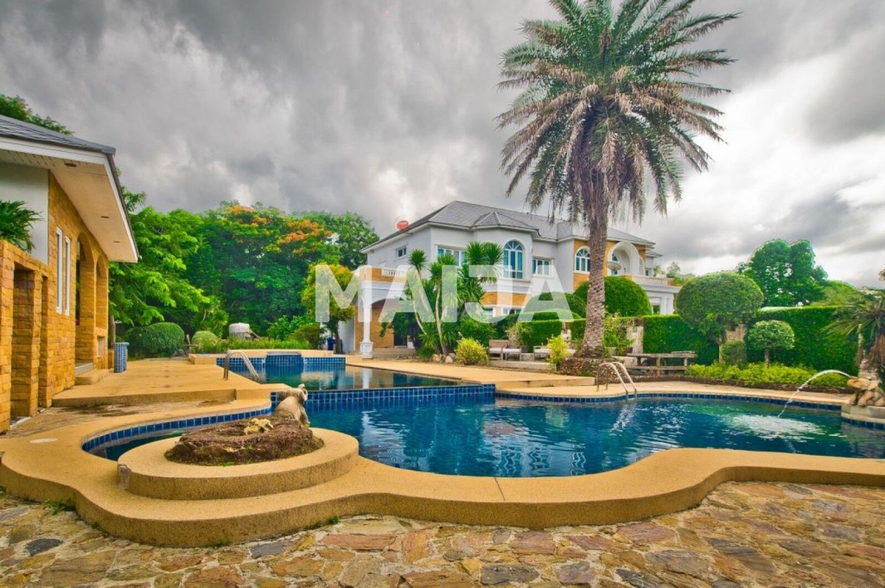 Дом Sattahip, Таиланд, 1 570 м² - фото 1