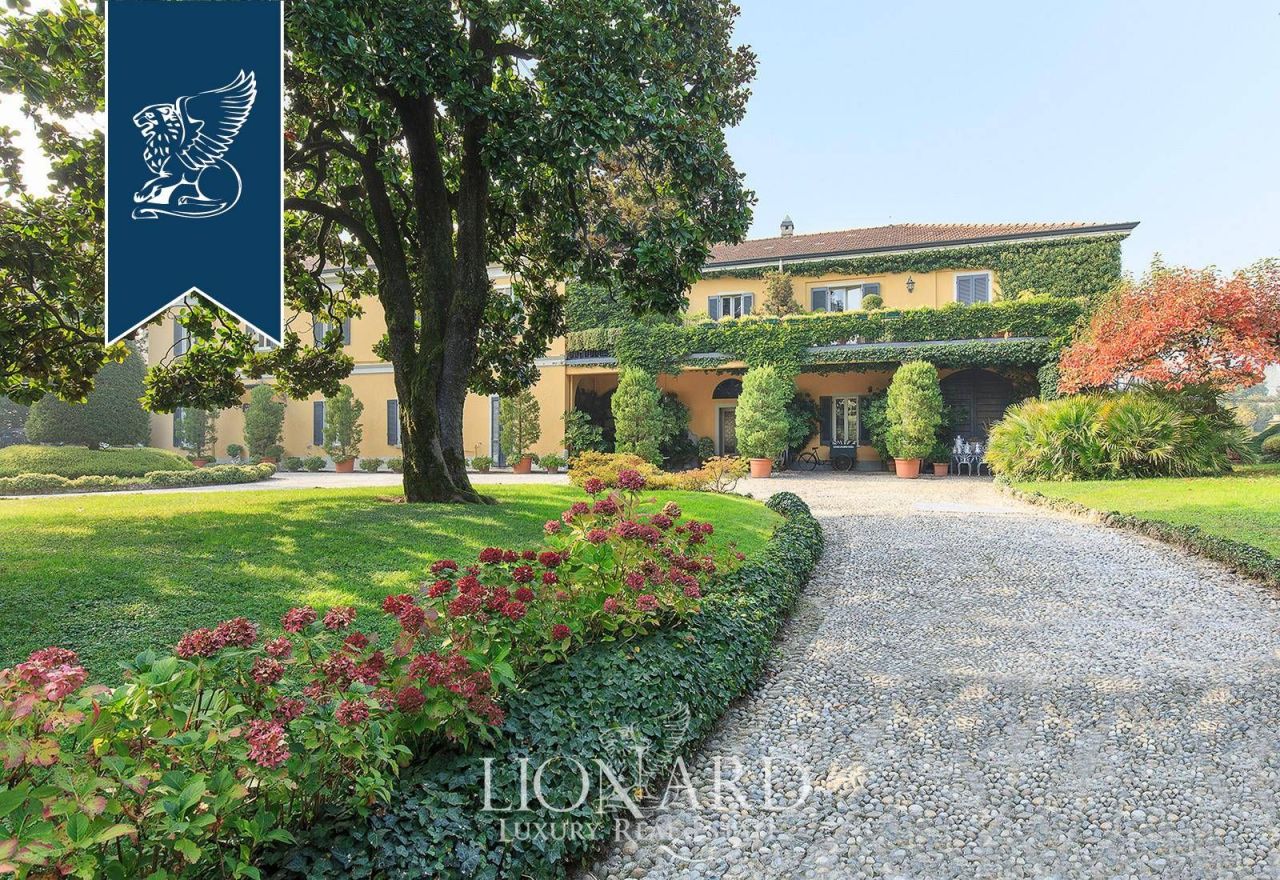 Вилла в Лекко, Италия, 1 000 м² - фото 2