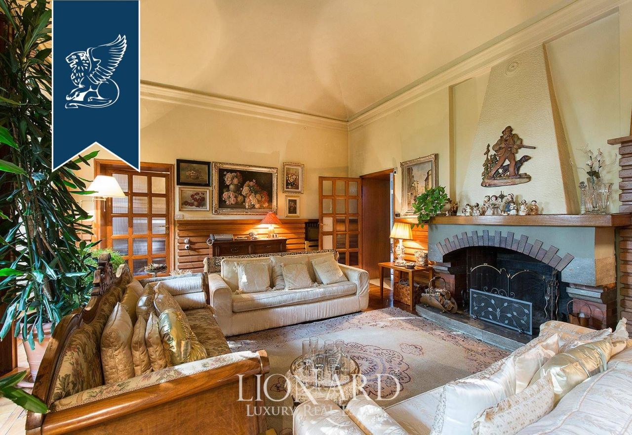 Вилла в Лекко, Италия, 1 000 м² - фото 9