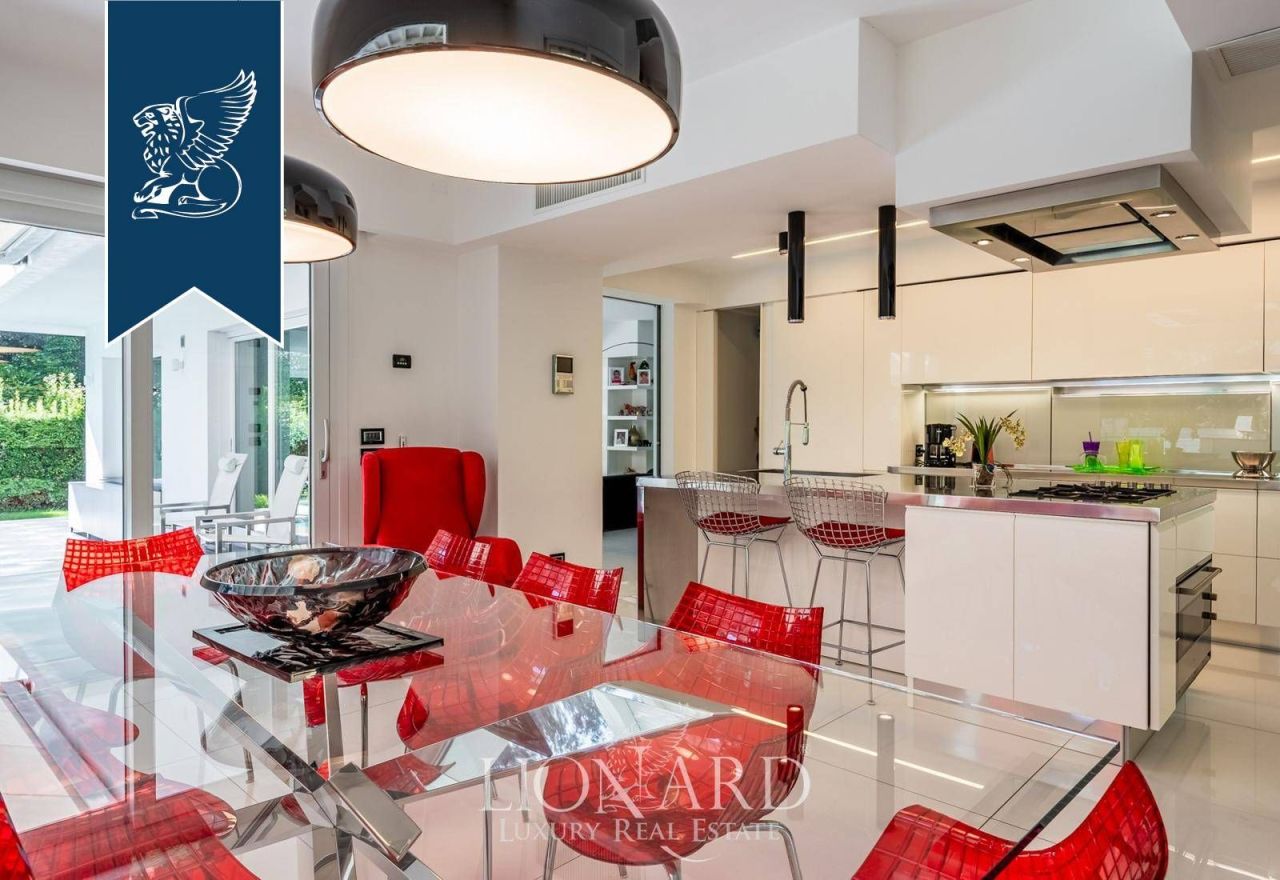 Вилла в Пьетрасанте, Италия, 650 м² - фото 13