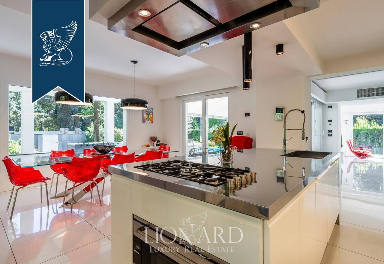 Вилла в Пьетрасанте, Италия, 650 м² - фото 14