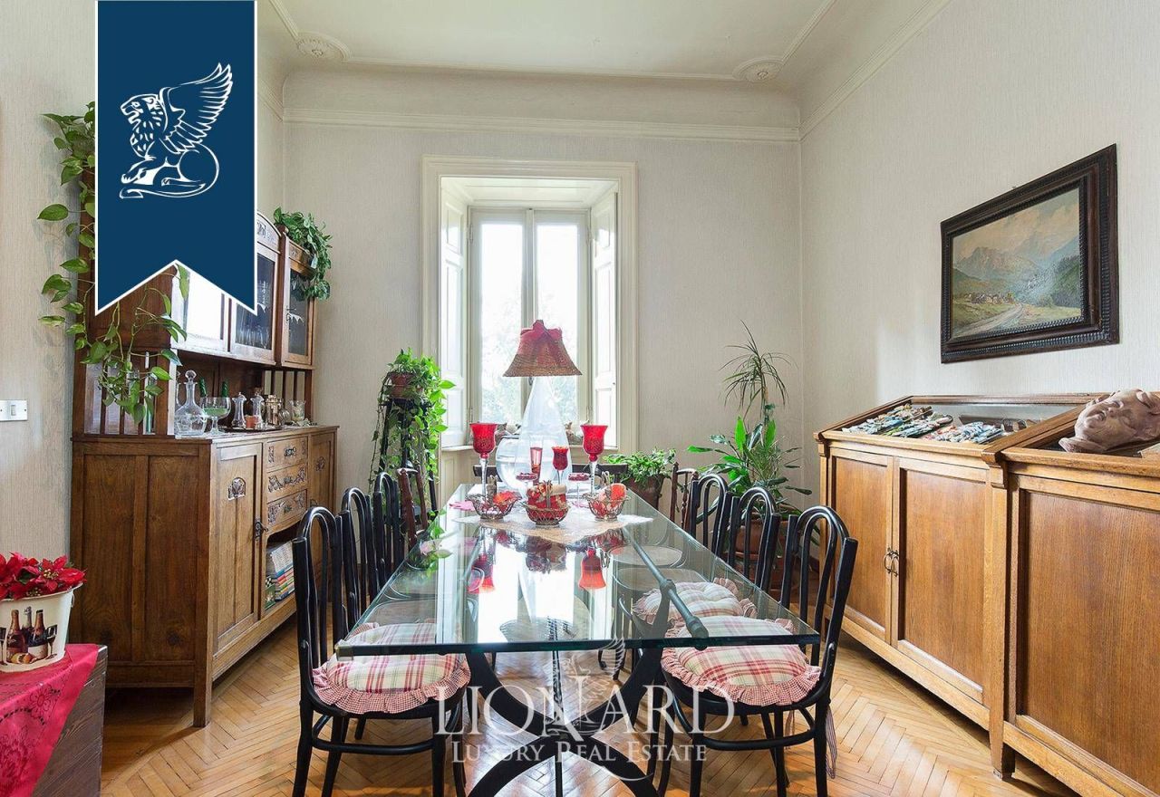 Вилла в Лекко, Италия, 1 000 м² - фото 15