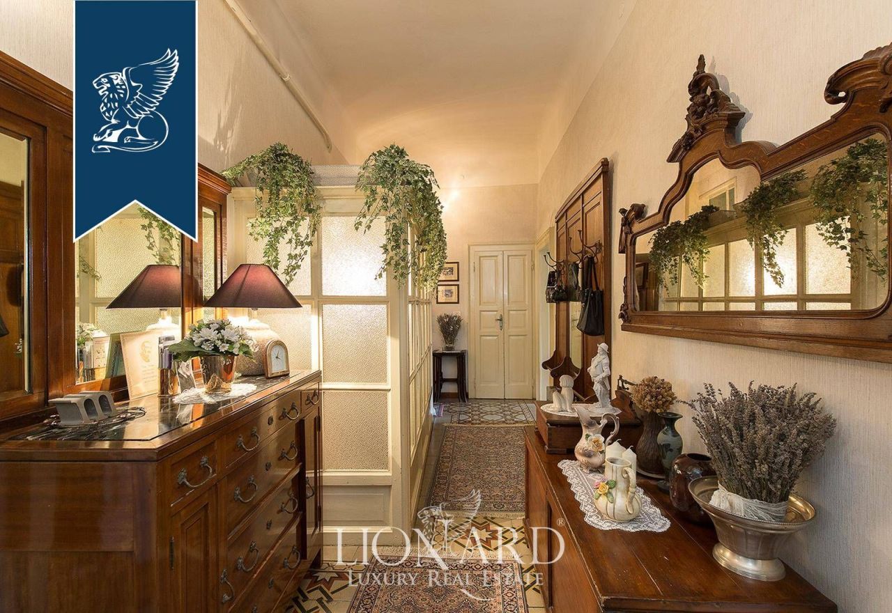 Вилла в Лекко, Италия, 1 000 м² - фото 16