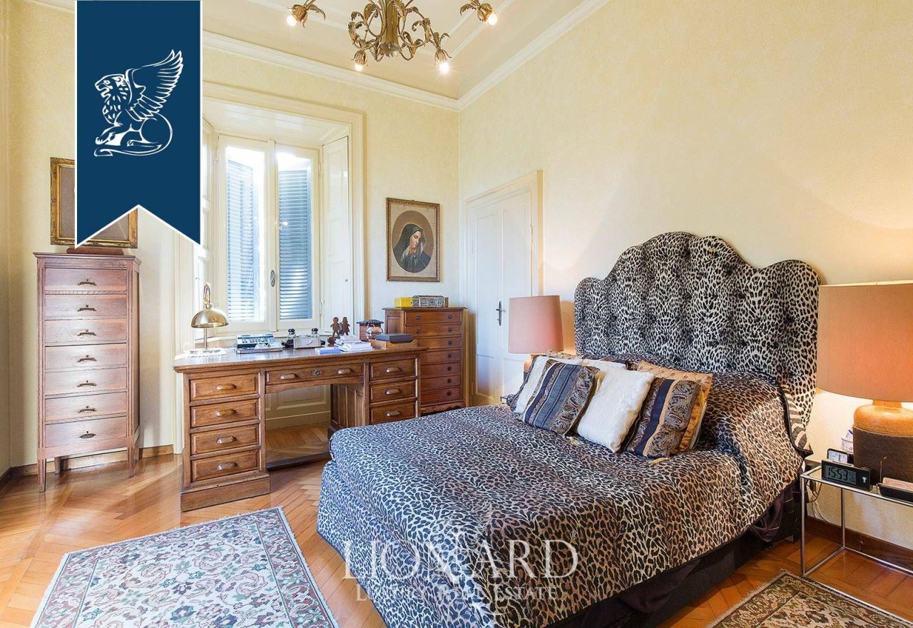 Вилла в Лекко, Италия, 1 000 м² - фото 18