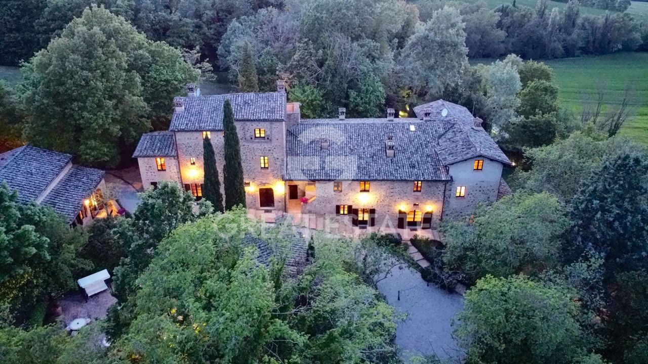 Дом в Умбертиде, Италия, 1 042.25 м² - фото 2