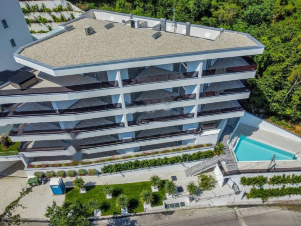 Дом в Опатии, Хорватия, 1 565 м² - фото 1