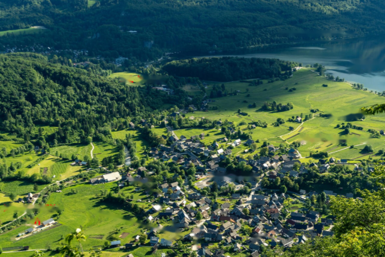 Земля в Бохине, Словения, 2 450 м² - фото 1