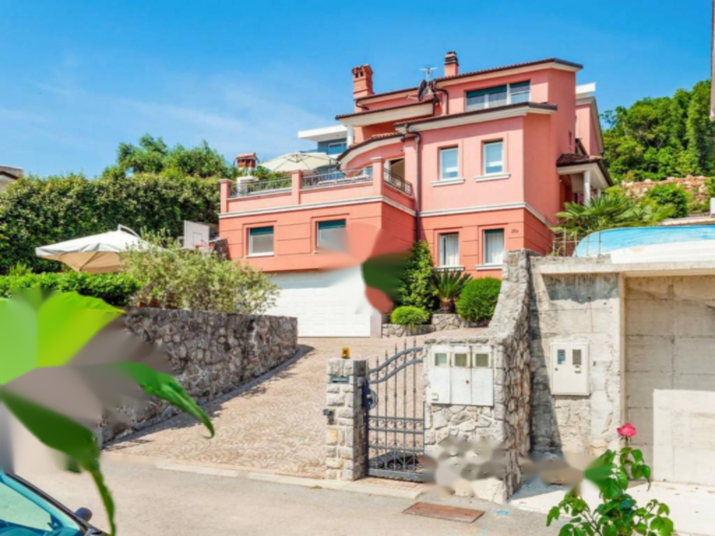 Дом в Опатии, Хорватия, 550 м² - фото 1