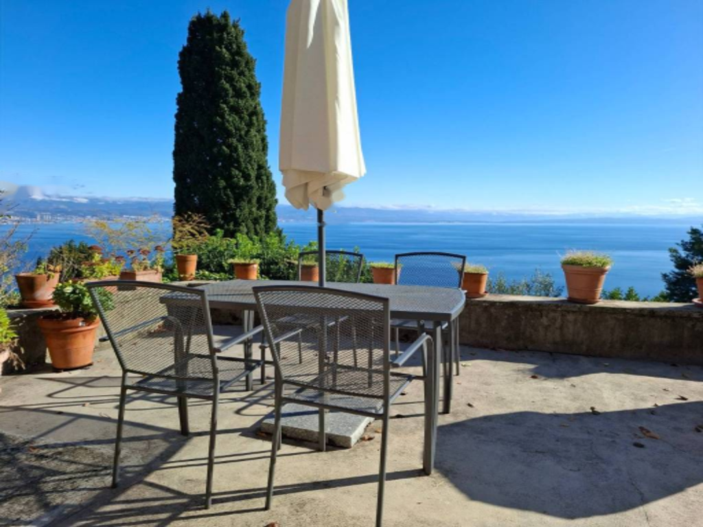 Дом в Опатии, Хорватия, 1 276 м² - фото 1