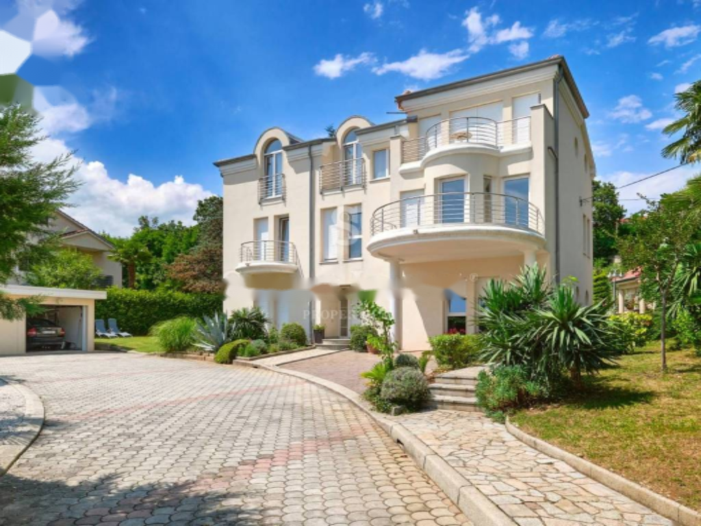 Дом в Опатии, Хорватия, 381 м² - фото 1