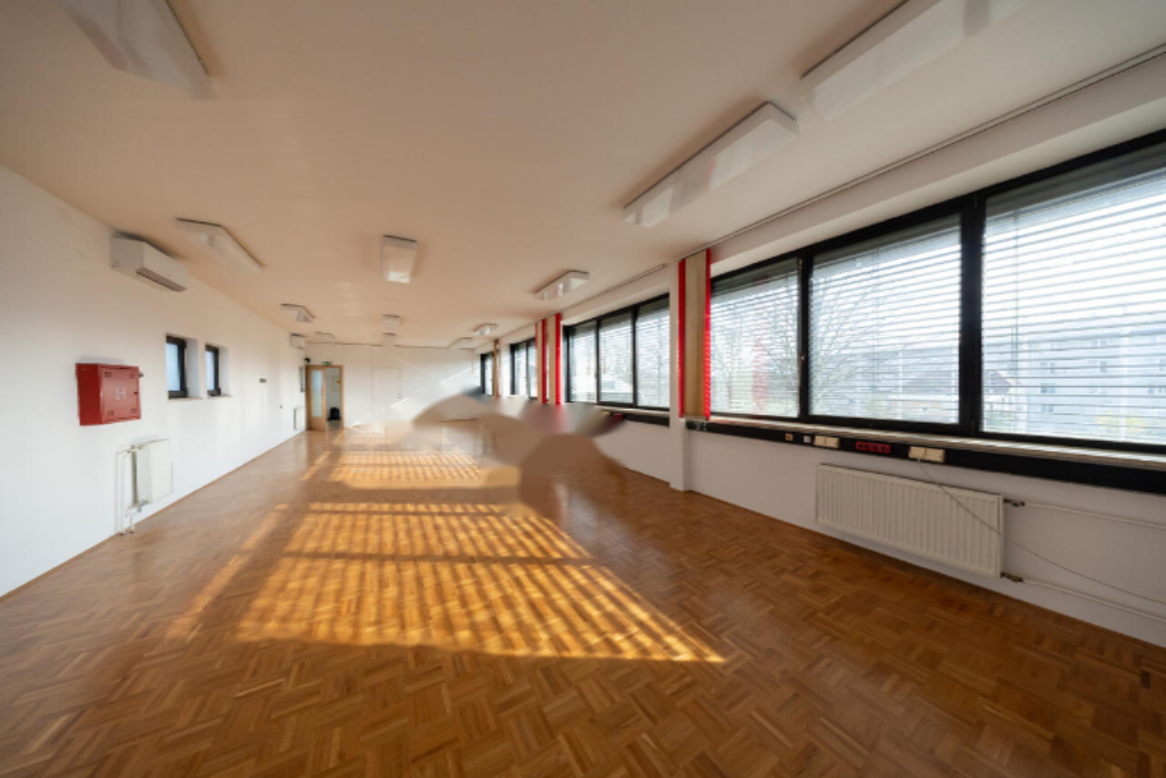 Офис в Любляне, Словения, 1 098 м² - фото 6