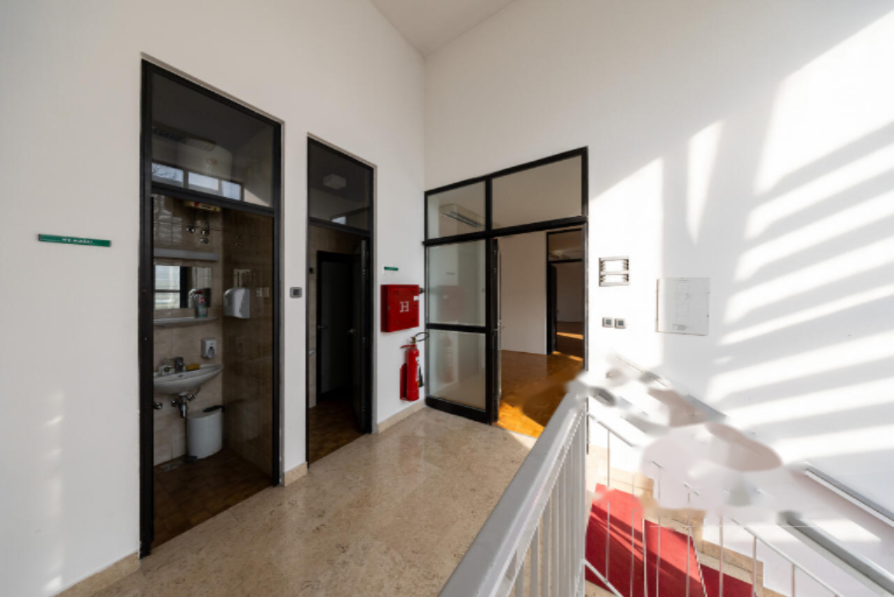 Офис в Любляне, Словения, 1 098 м² - фото 11