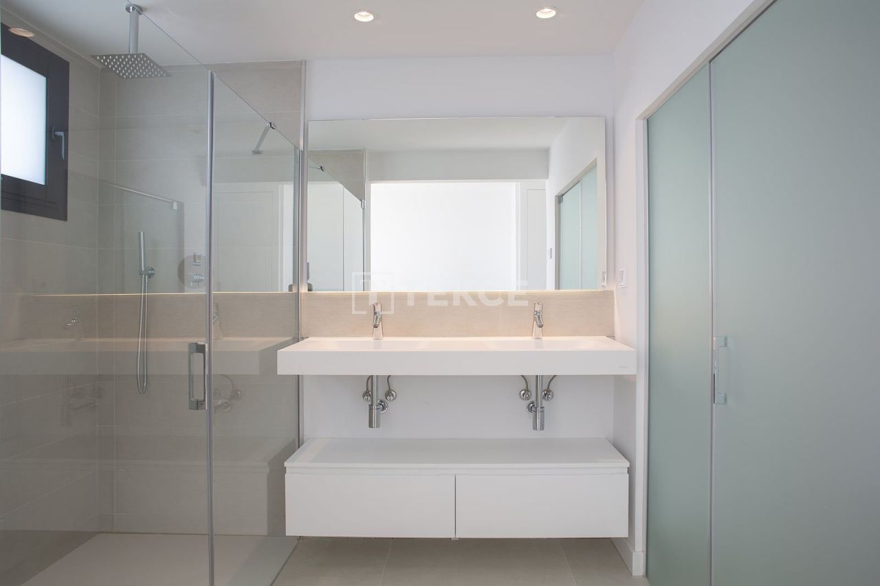 Апартаменты в Фуэнхироле, Испания, 131 м² - фото 15