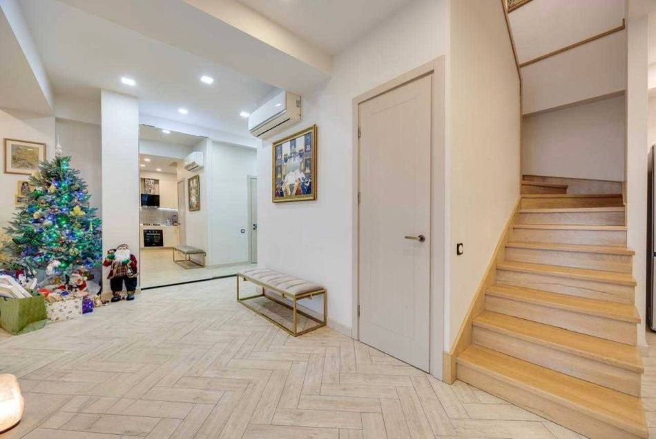 Квартира в Тбилиси, Грузия, 161 м² - фото 1