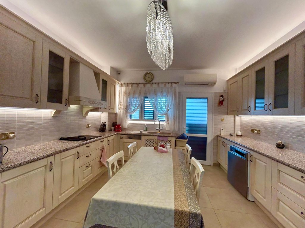 Квартира в Ларнаке, Кипр, 240 м² - фото 3