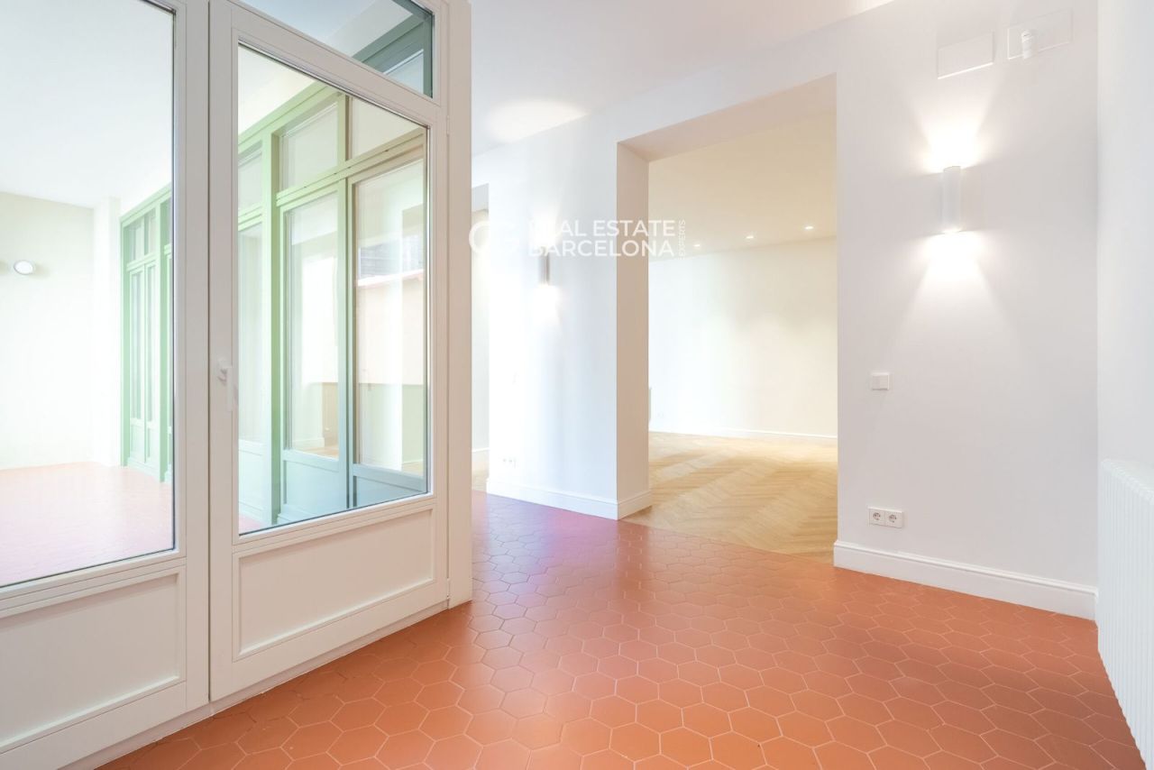 Квартира в Барселоне, Испания, 163 м² - фото 5