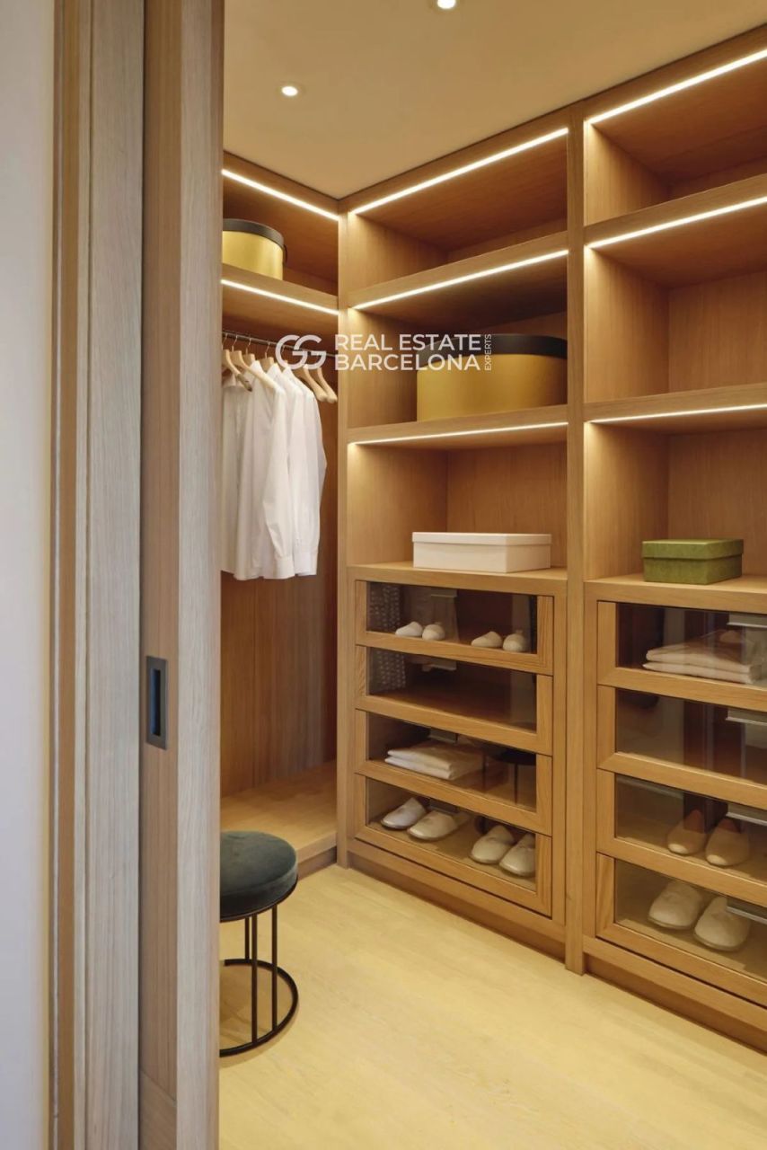 Квартира в Барселоне, Испания, 220 м² - фото 6