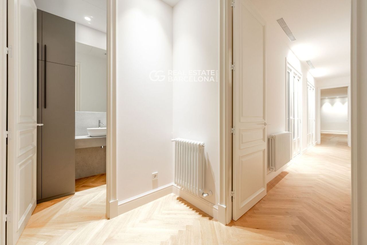 Квартира в Барселоне, Испания, 163 м² - фото 7