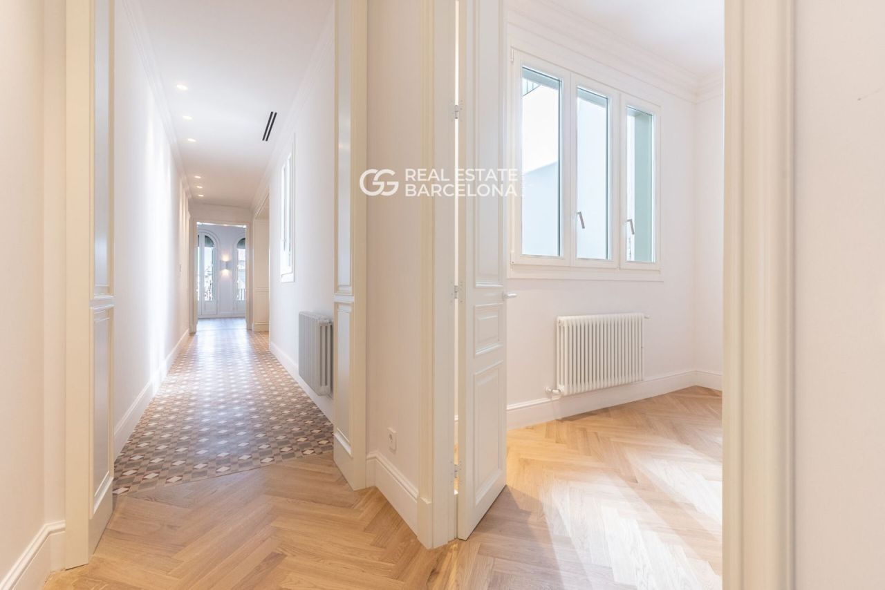 Квартира в Барселоне, Испания, 159 м² - фото 10